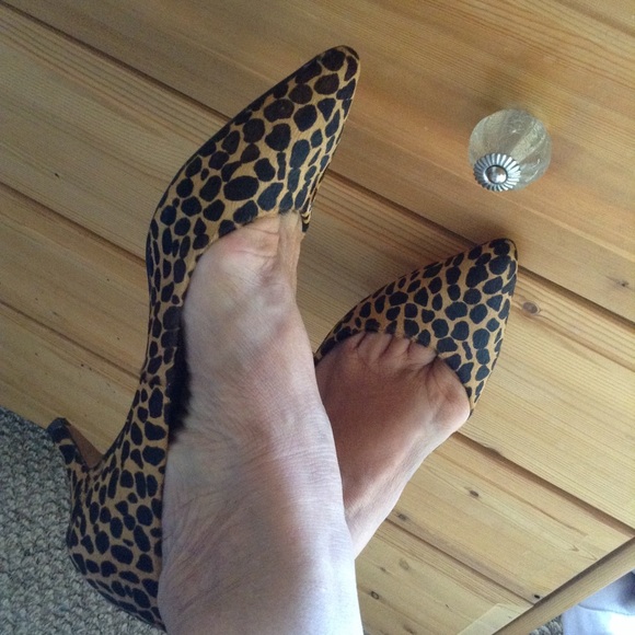 NWOT/ VINCE CAMUTO Spotted Brown Cheetah Pony💛 - Picture 6 of 6